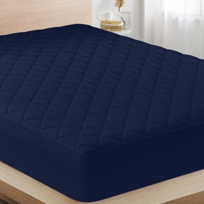 Utopia Bedding Quilted Fitted Mattress Pad (King), Elastic Fitted Mattress Protector, Mattress Cover Stretches up to 16 Inches Deep, Machine Washable Mattress Topper (Navy)